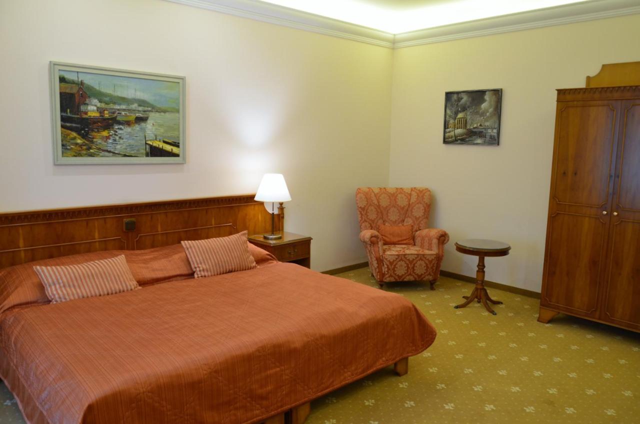 Bristol Kralovska Vila Karlovy Vary Esterno foto