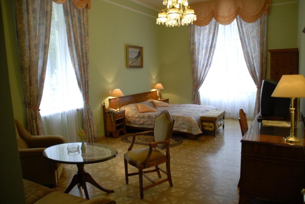 Bristol Kralovska Vila Karlovy Vary Esterno foto