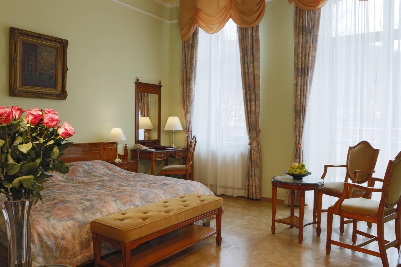 Bristol Kralovska Vila Karlovy Vary Esterno foto