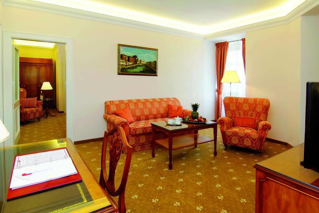 Bristol Kralovska Vila Karlovy Vary Esterno foto