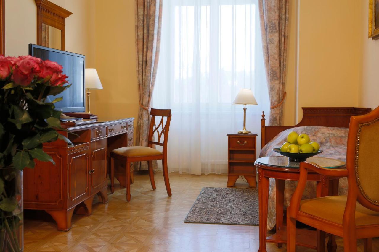 Bristol Kralovska Vila Karlovy Vary Esterno foto
